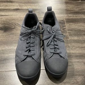 Altama mens shoes. Worn once